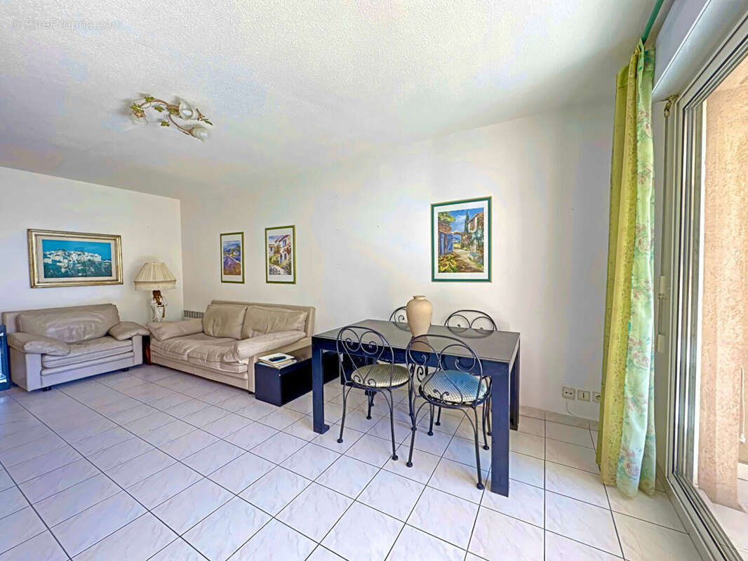 Appartement à FREJUS