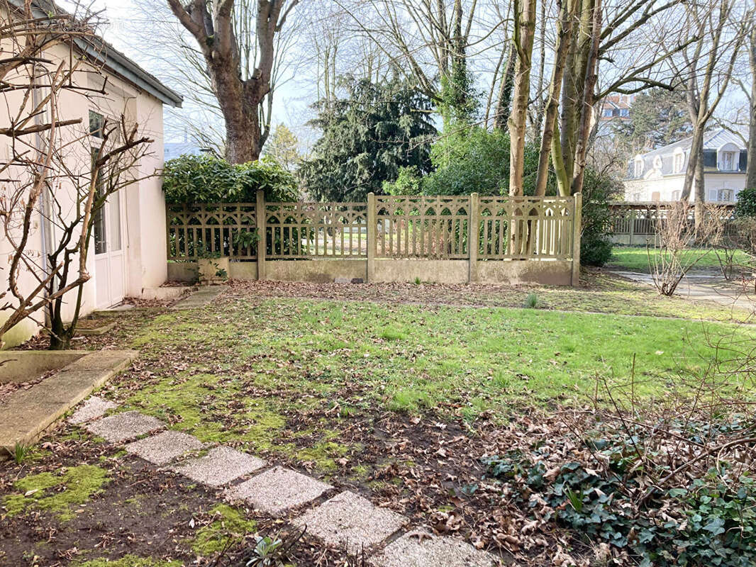 Appartement à ENGHIEN-LES-BAINS