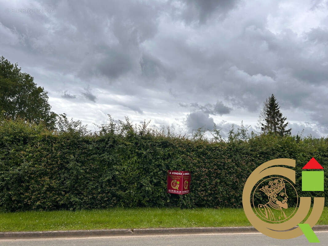 Terrain à FROHEN-LE-GRAND