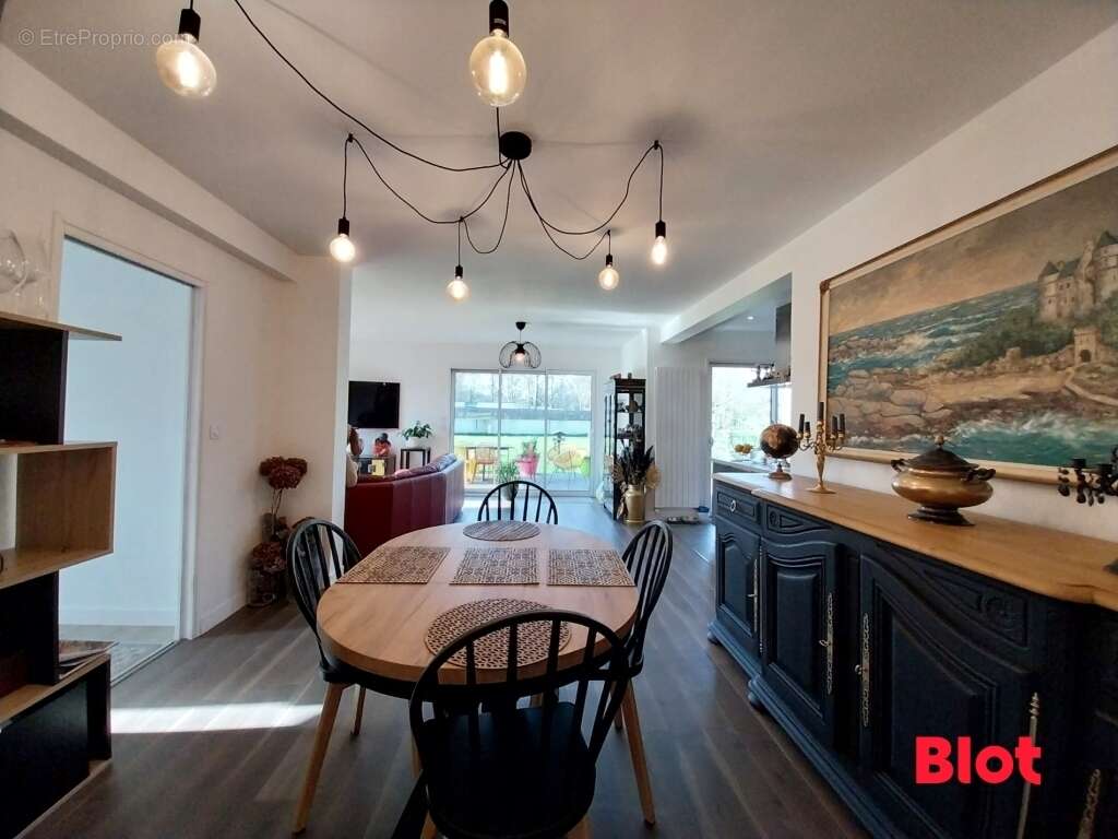 Maison à LE TRONCHET