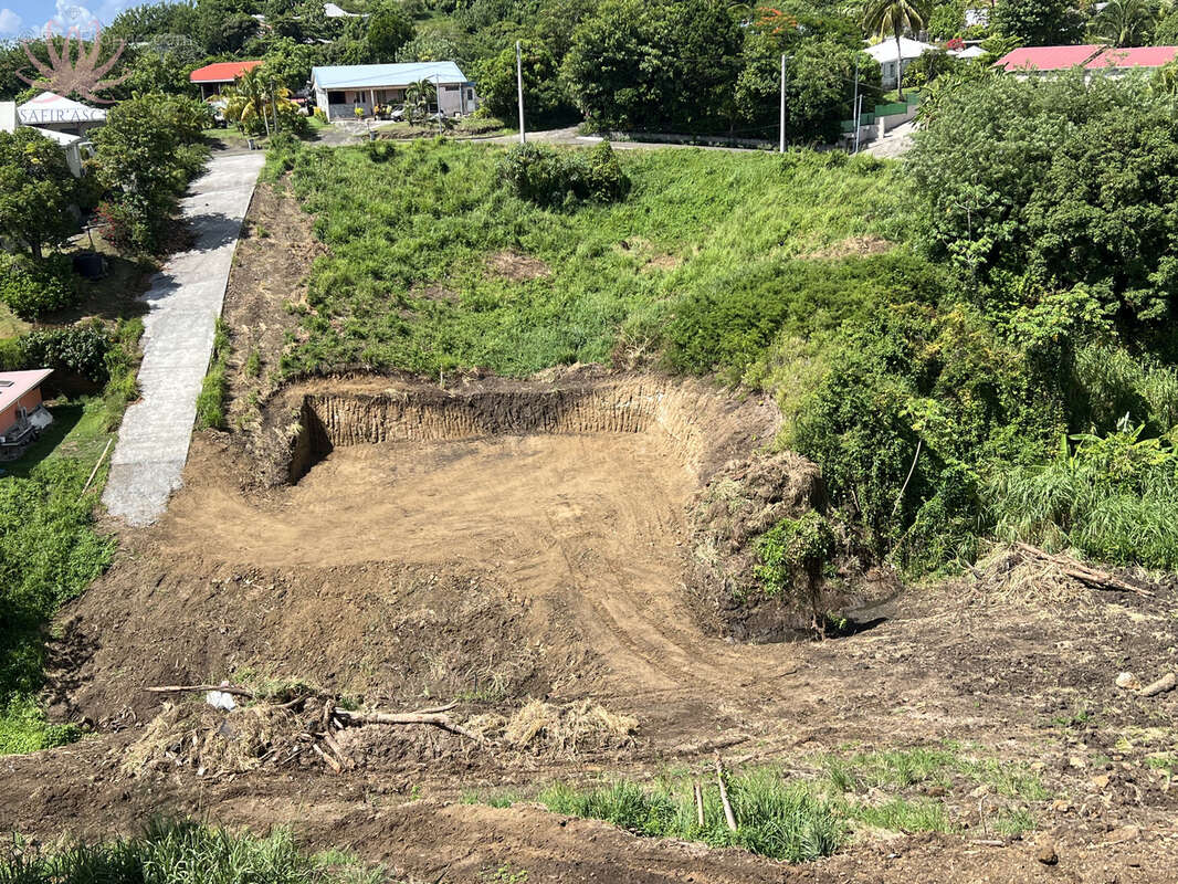 n°1 - Terrain à LE VAUCLIN