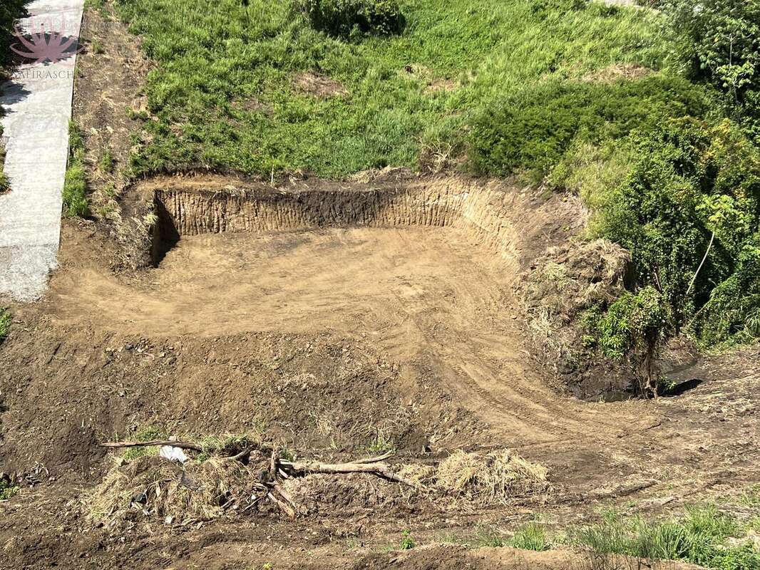 n°2 - Terrain à LE VAUCLIN