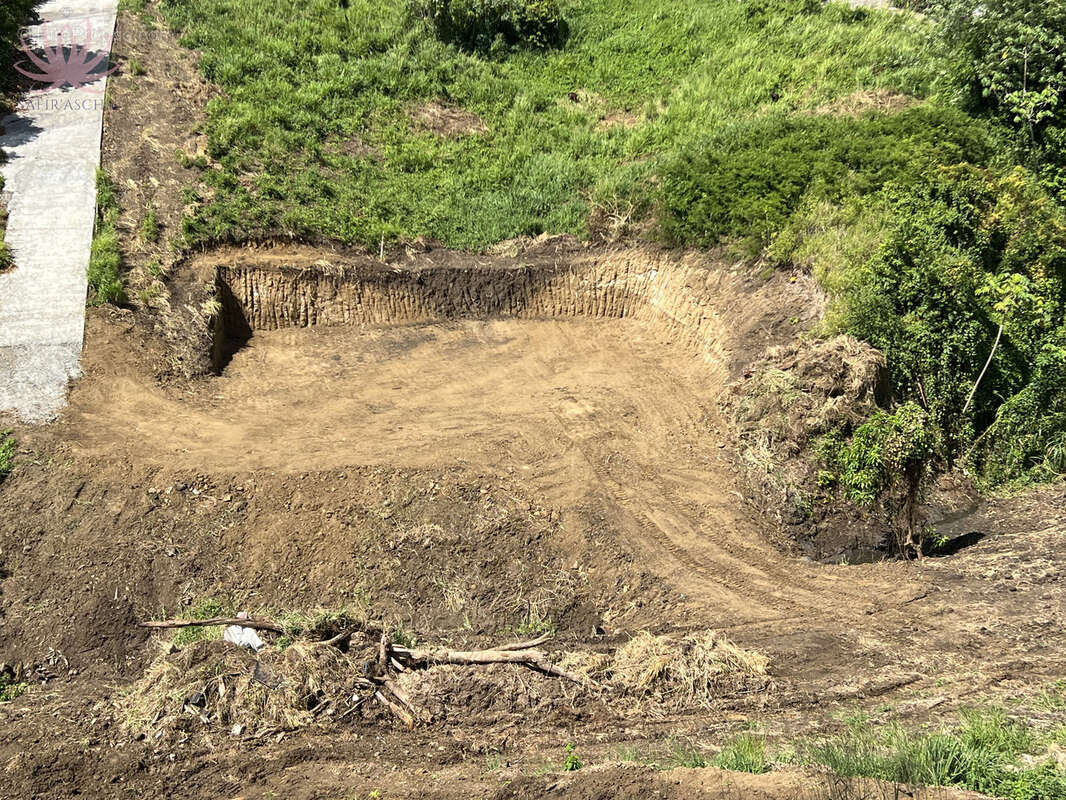 n°2 - Terrain à LE VAUCLIN