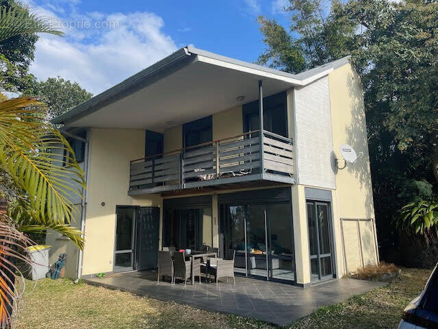 Photo 1 - Maison à SAINT-DENIS