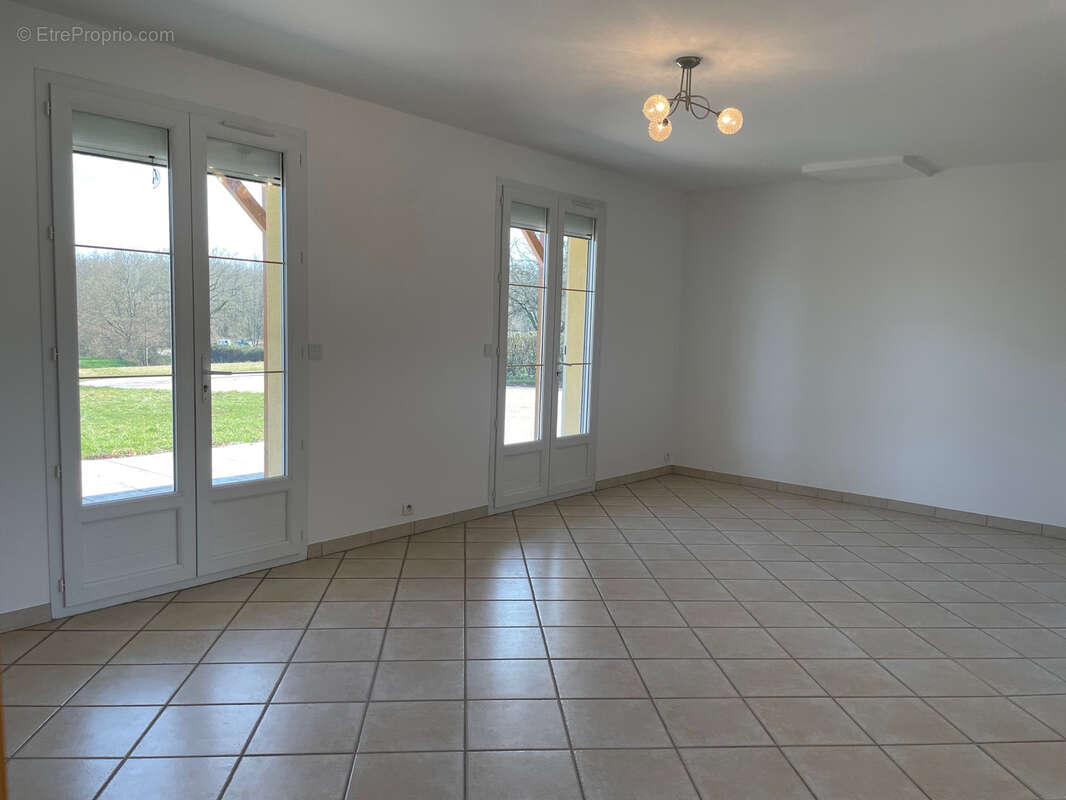 Maison à SAINT-MARTIN-EN-BRESSE