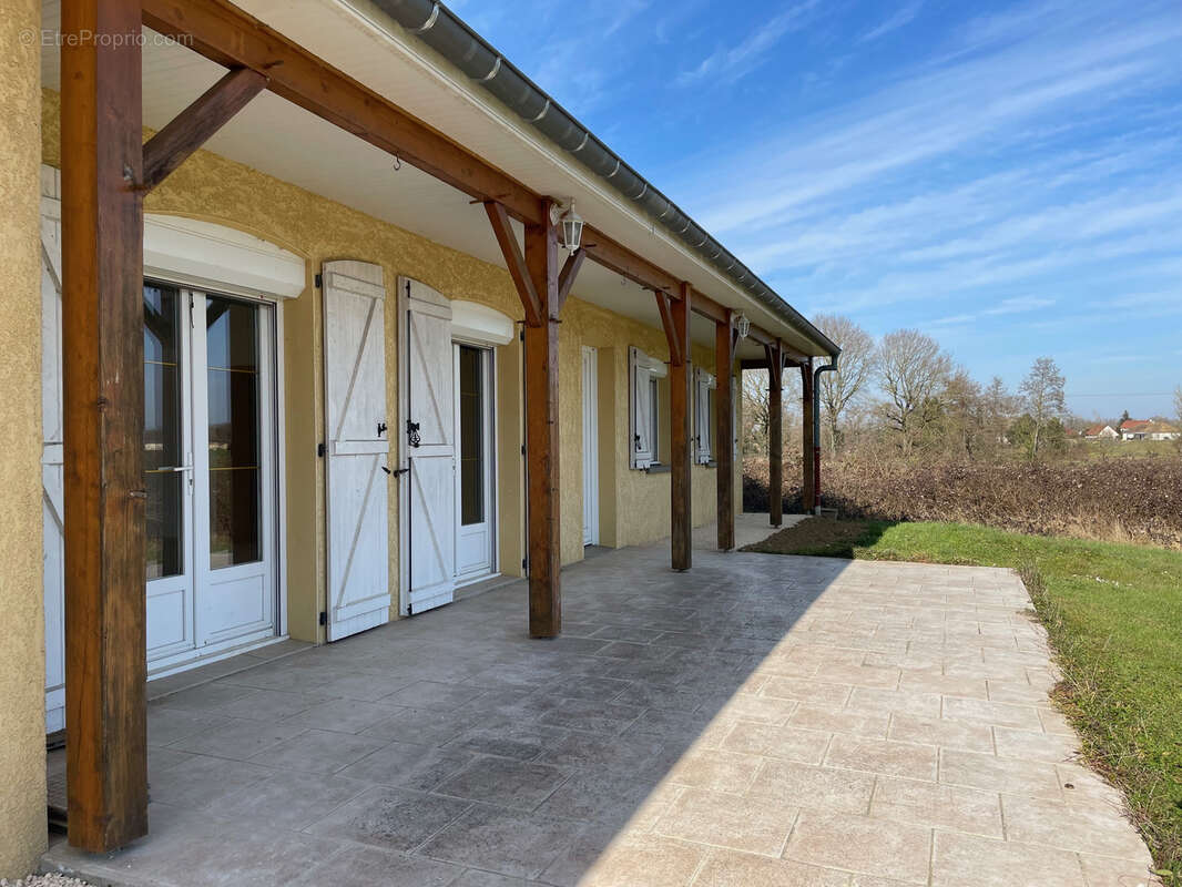 Maison à SAINT-MARTIN-EN-BRESSE