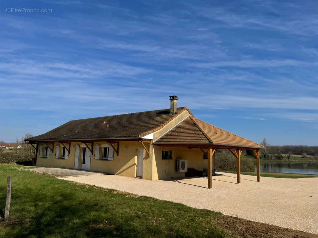 Maison à SAINT-MARTIN-EN-BRESSE