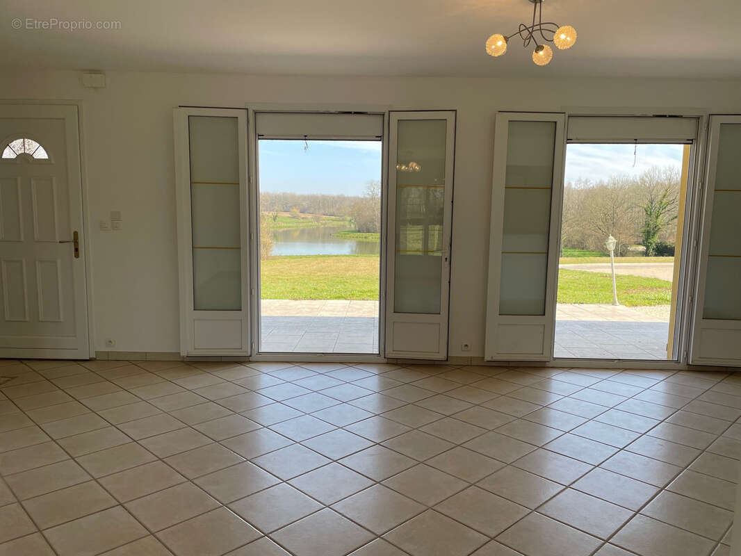 Maison à SAINT-MARTIN-EN-BRESSE