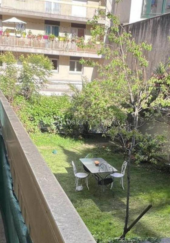 Appartement à PARIS-11E