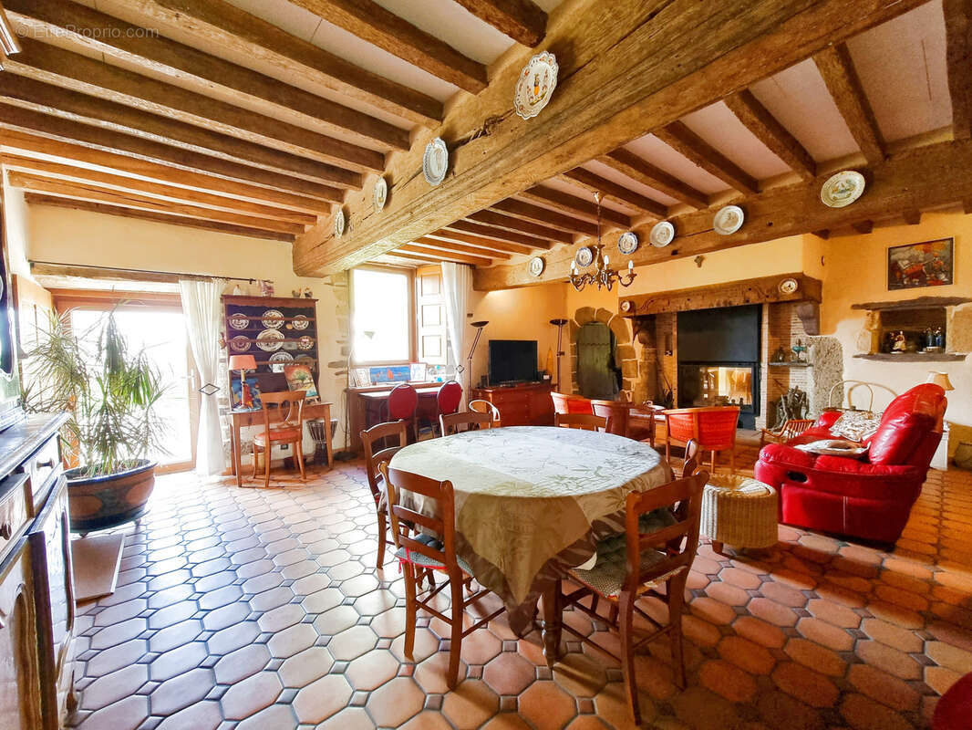 Maison à VERN-SUR-SEICHE