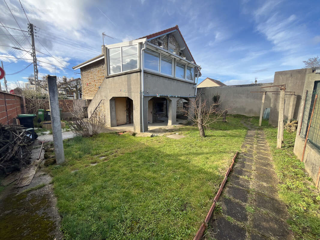 Maison à PARAY-VIEILLE-POSTE