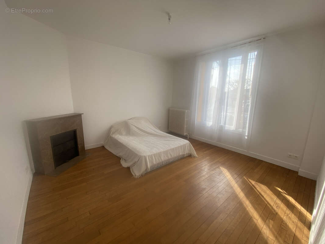 Maison à PARAY-VIEILLE-POSTE