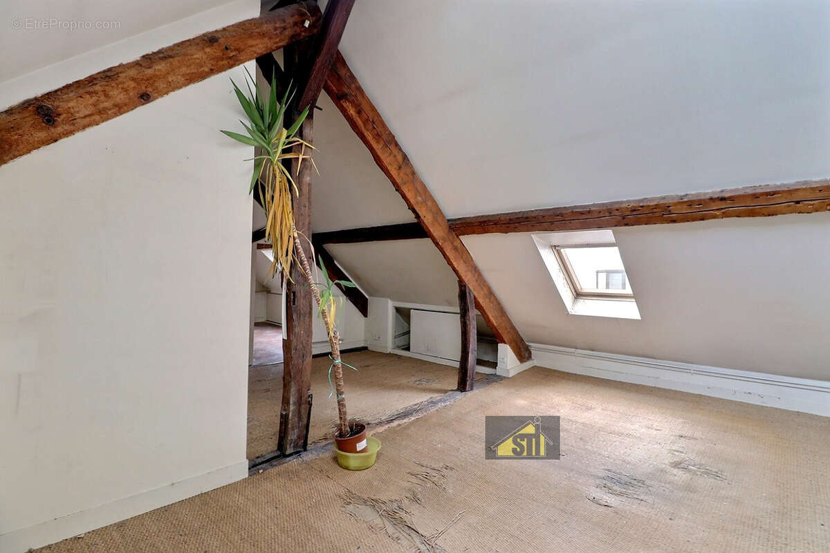 Appartement à PARIS-14E