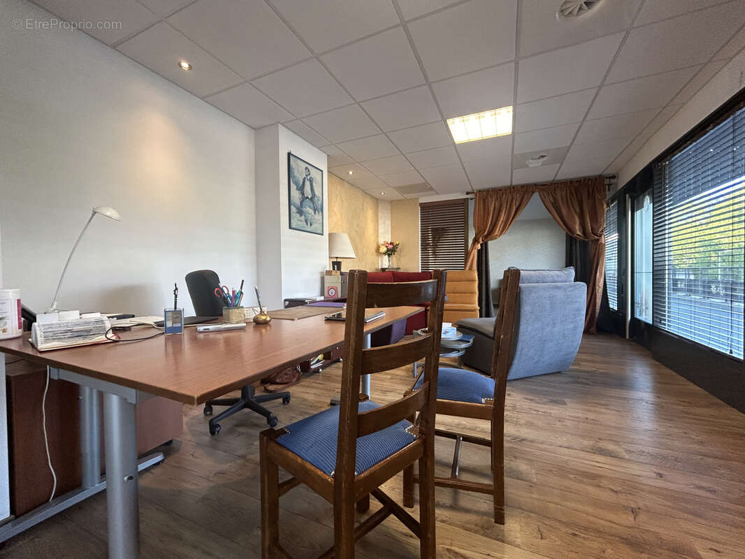 Commerce à GRESY-SUR-AIX