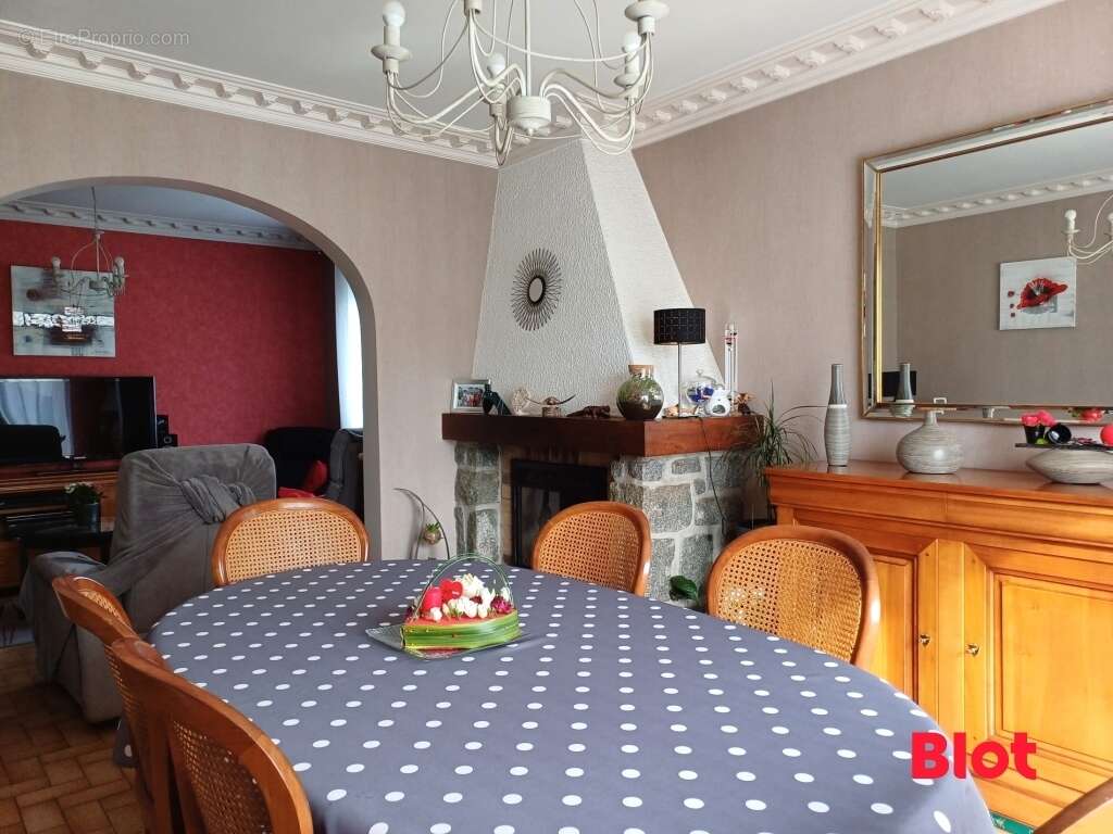 Maison à LOUVIGNE-DE-BAIS