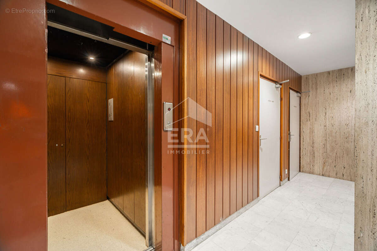 Appartement à PARIS-18E