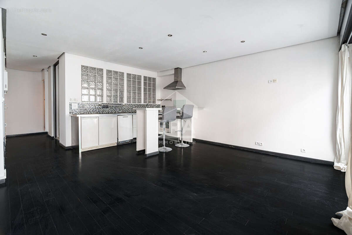 Appartement à PARIS-18E