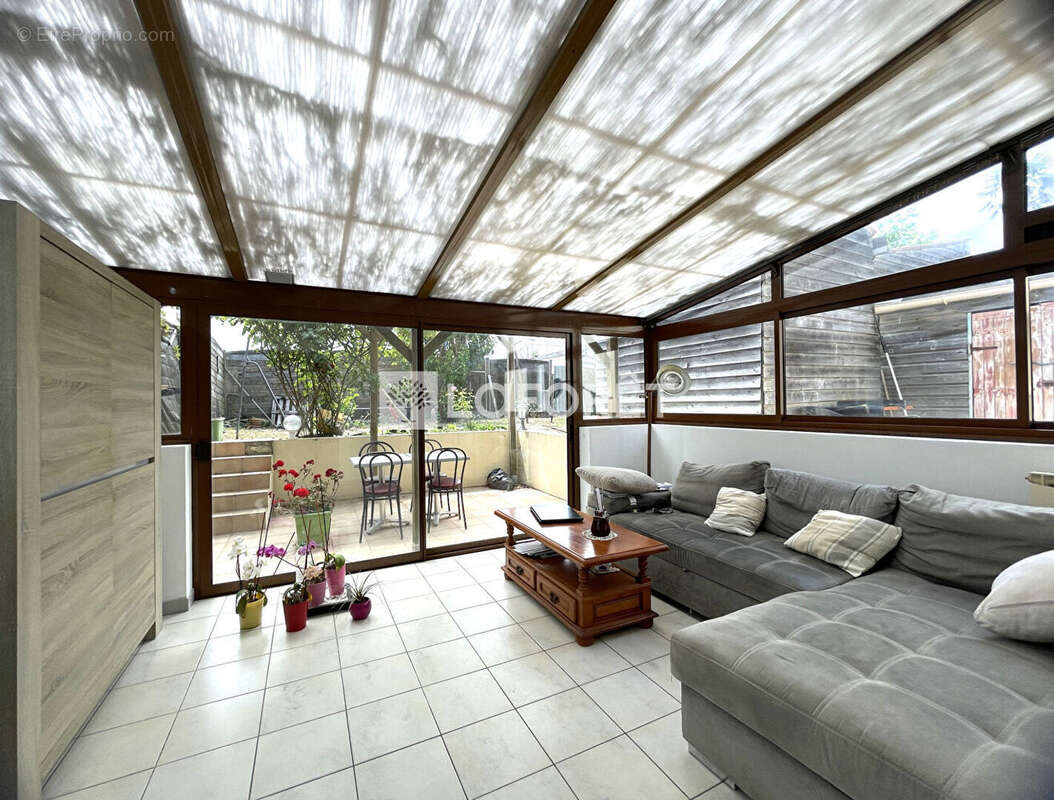 Commerce à MESCHERS-SUR-GIRONDE