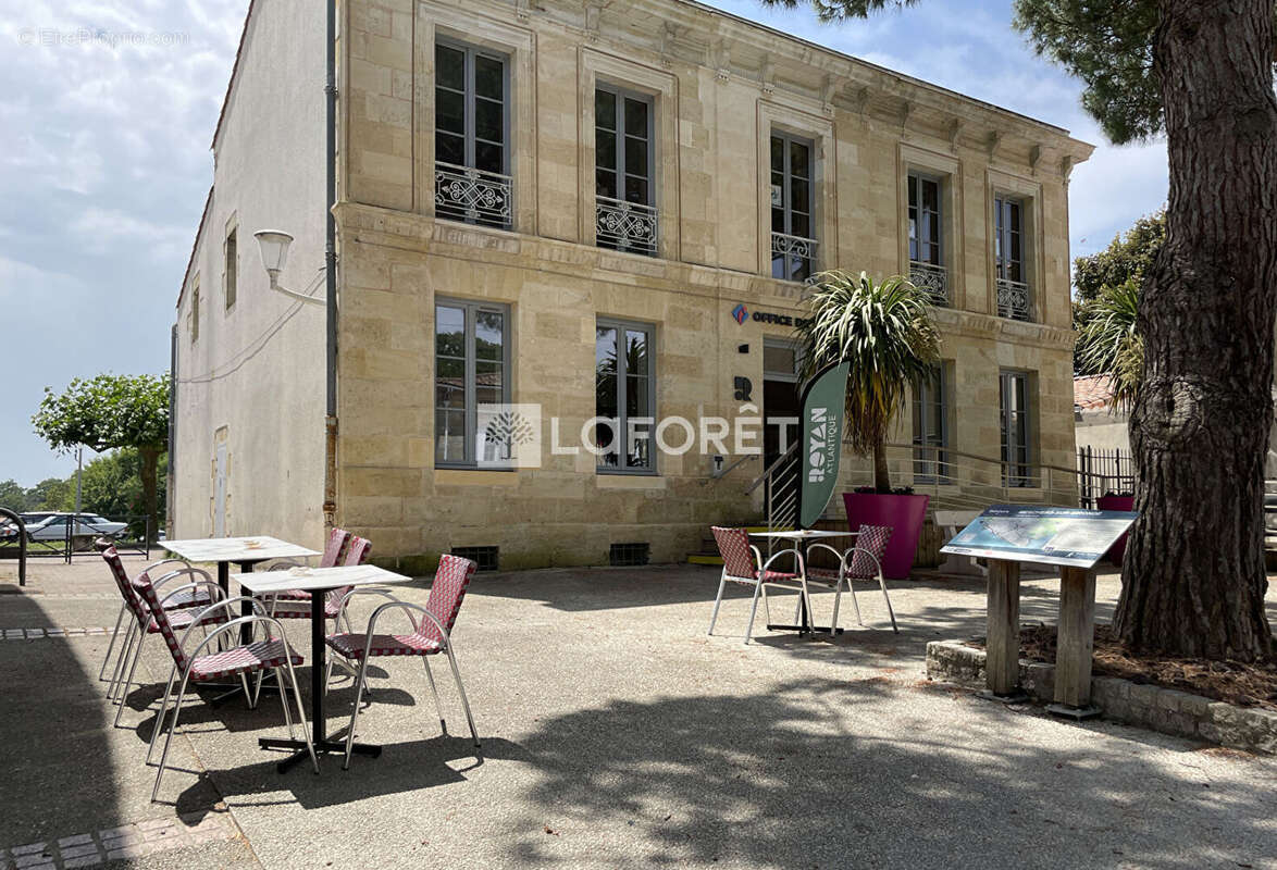 Commerce à MESCHERS-SUR-GIRONDE