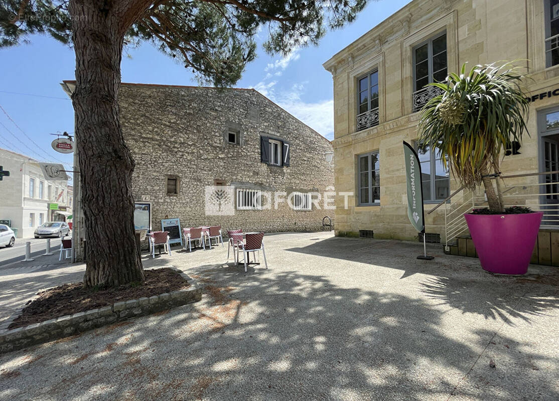 Commerce à MESCHERS-SUR-GIRONDE