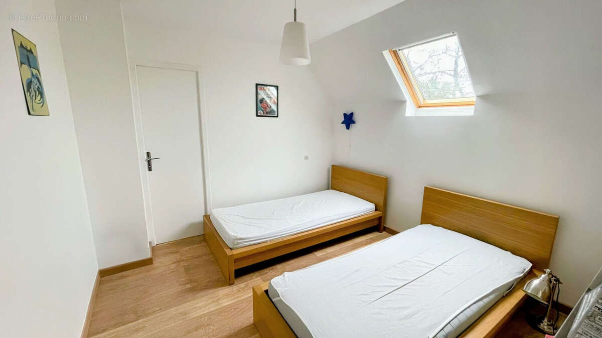 Maison à SAINT-GERMAIN-DE-TALLEVENDE-LA-LANDE-VAUMONT