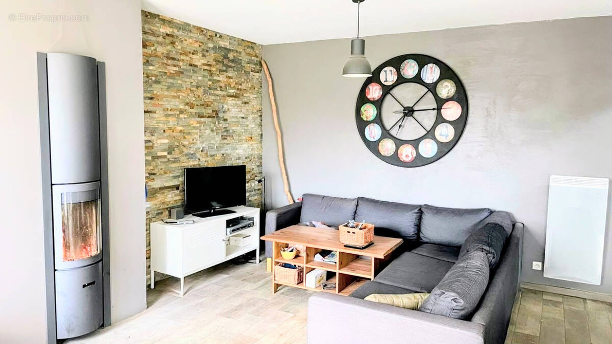 Maison à SAINT-GERMAIN-DE-TALLEVENDE-LA-LANDE-VAUMONT