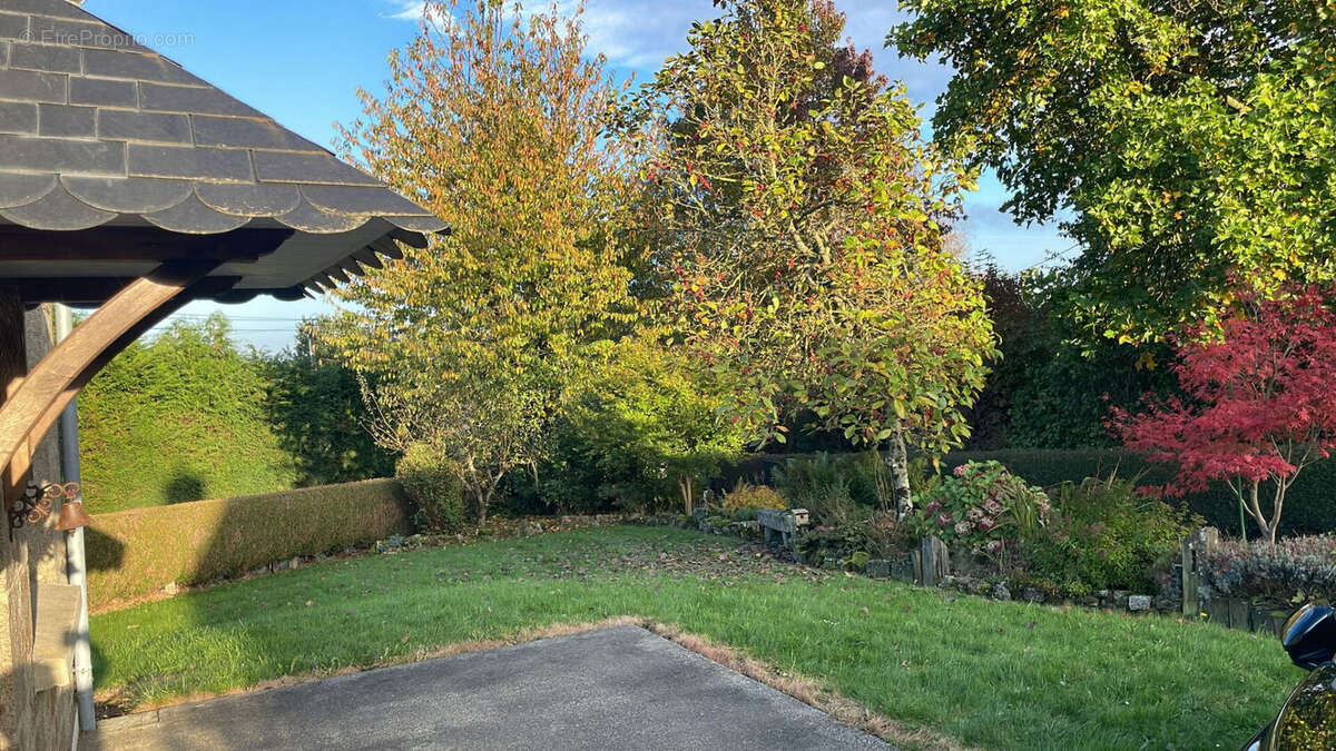 Maison à SAINT-GERMAIN-DE-TALLEVENDE-LA-LANDE-VAUMONT