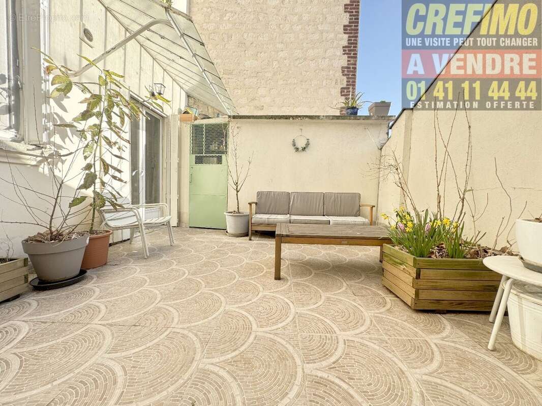 Appartement à COURBEVOIE