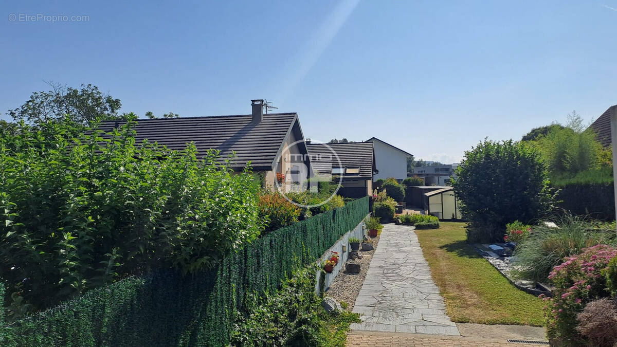 Maison à VILLAGE-NEUF