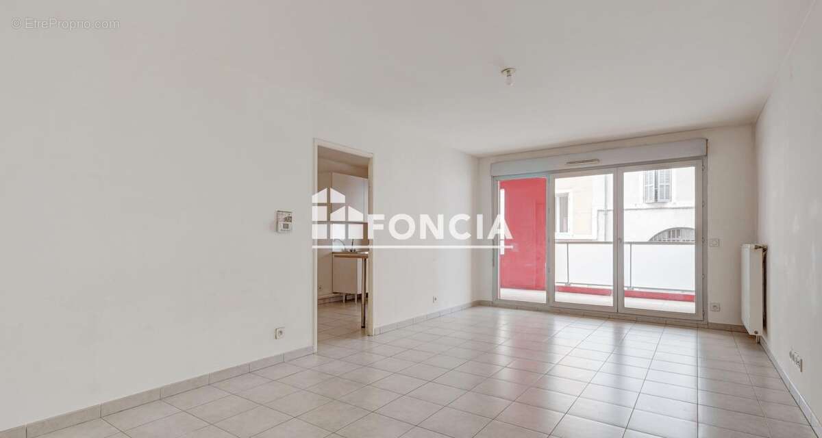 Appartement à MARSEILLE-2E