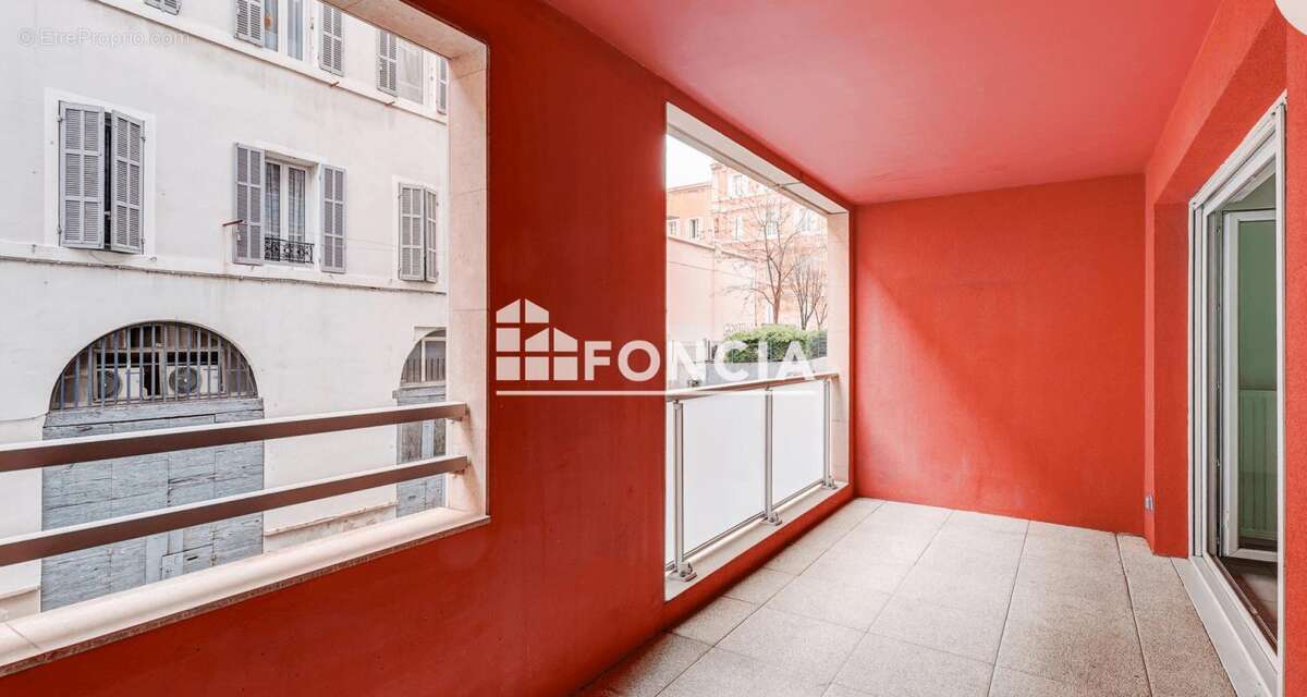 Appartement à MARSEILLE-2E