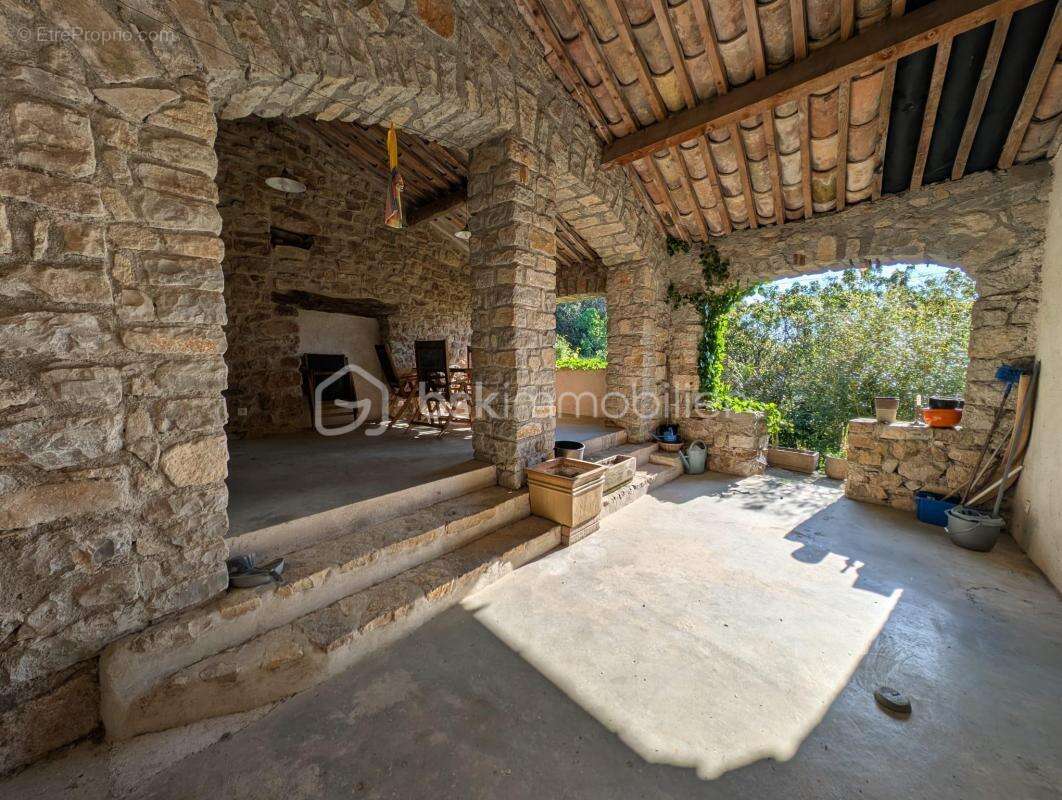 Maison à SAINT-JEAN-DU-PIN