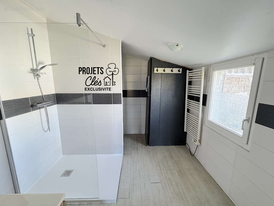 Maison à GROSBREUIL