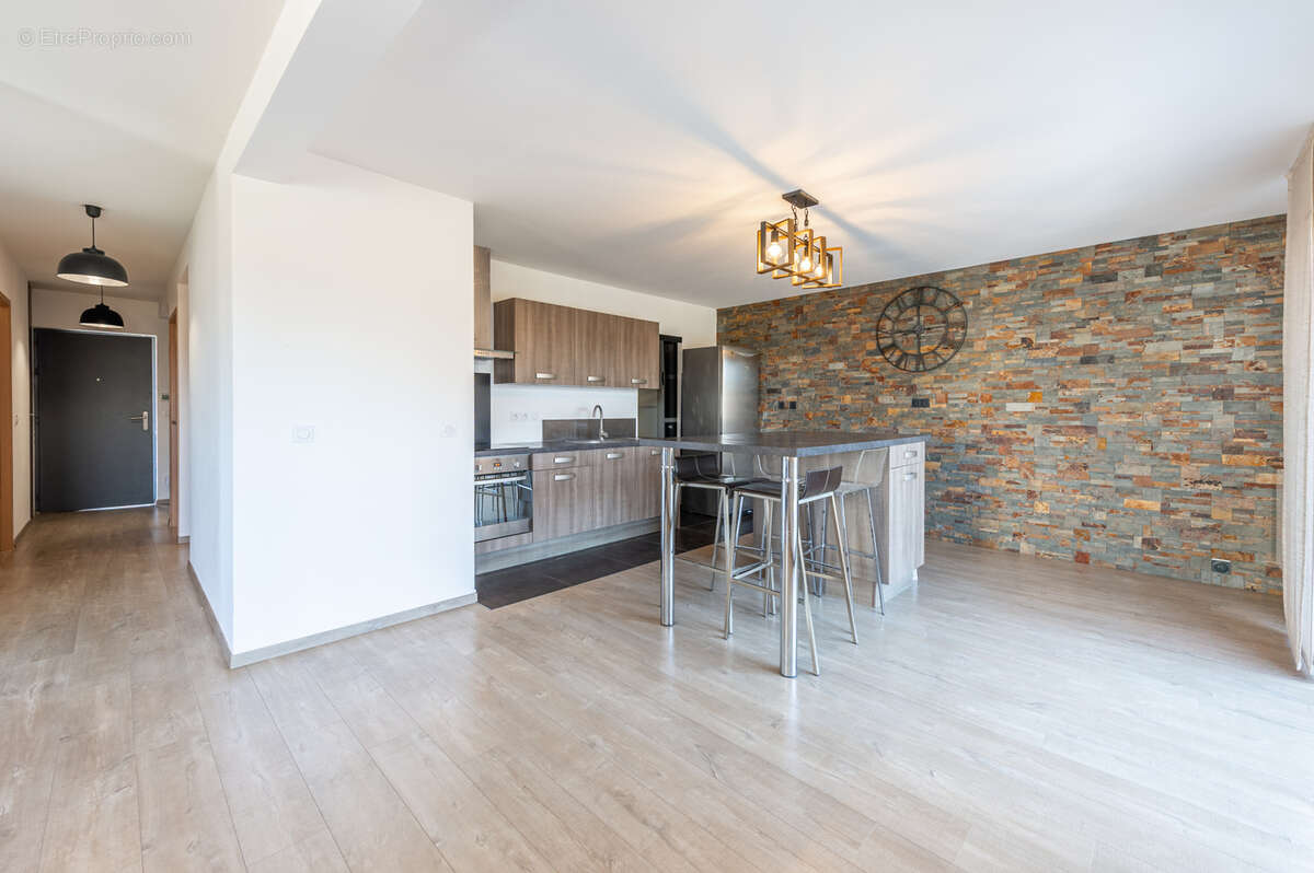 Appartement à SEYNOD