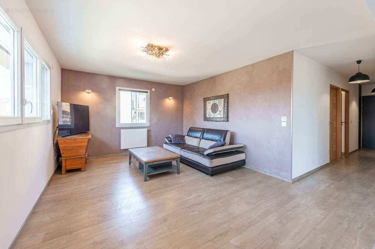 Appartement à SEYNOD