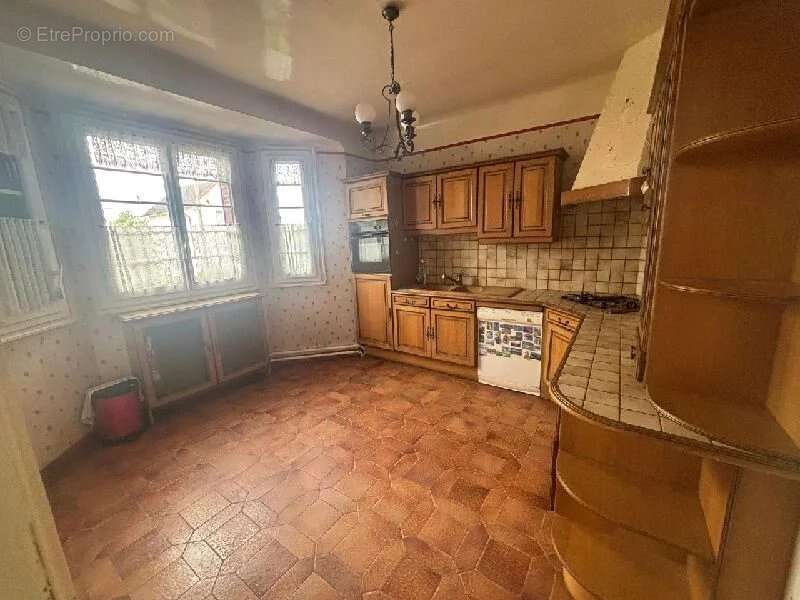 Maison à SAINTE-GENEVIEVE-DES-BOIS