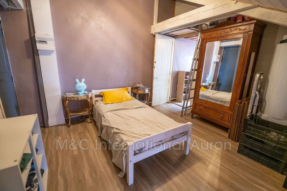 Appartement à SAINT-ETIENNE-DE-TINEE