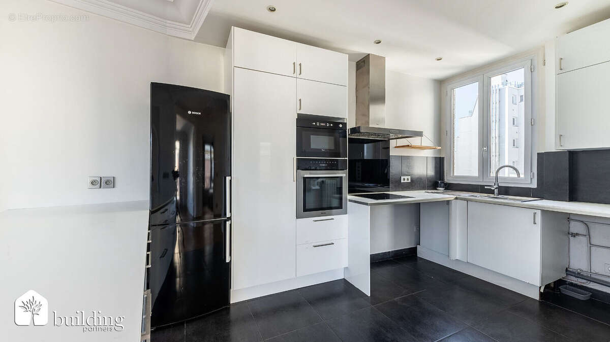 Appartement à NEUILLY-SUR-SEINE