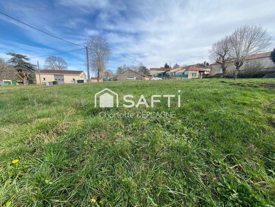 Photo 3 - Terrain à BRANTOME