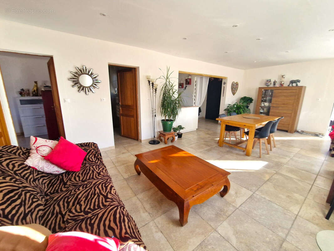 Maison à SIX-FOURS-LES-PLAGES