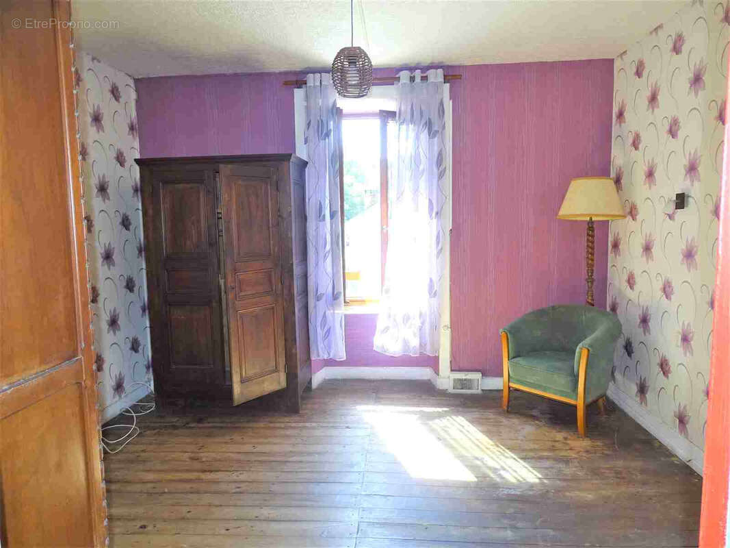 Maison à SAINT-DENIS-DES-MURS