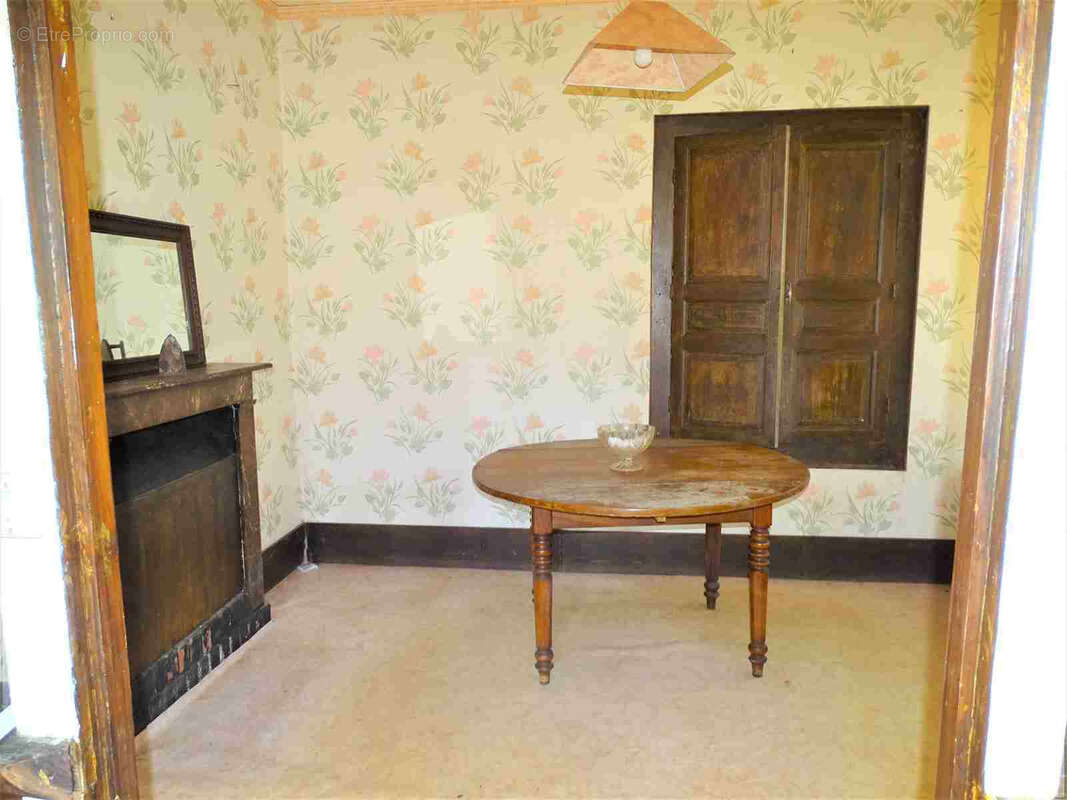 Maison à SAINT-DENIS-DES-MURS