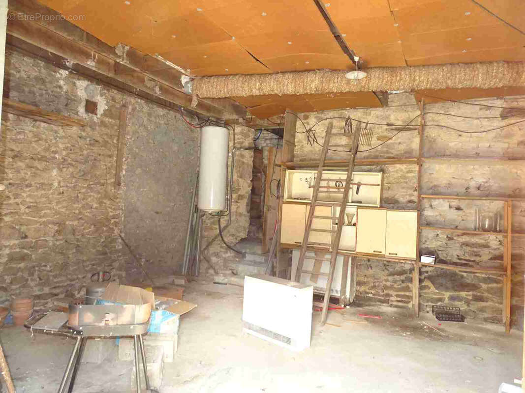 Maison à SAINT-DENIS-DES-MURS