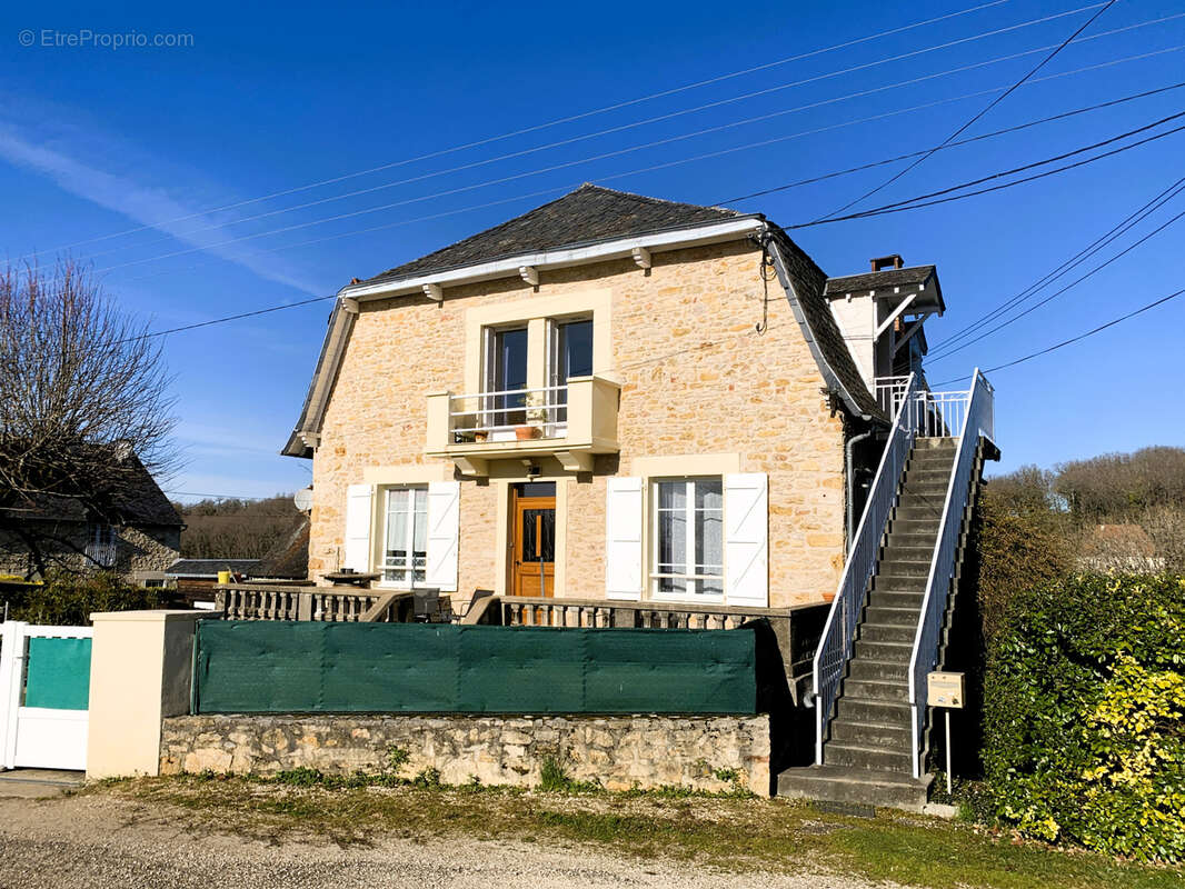Maison à TERRASSON-LAVILLEDIEU