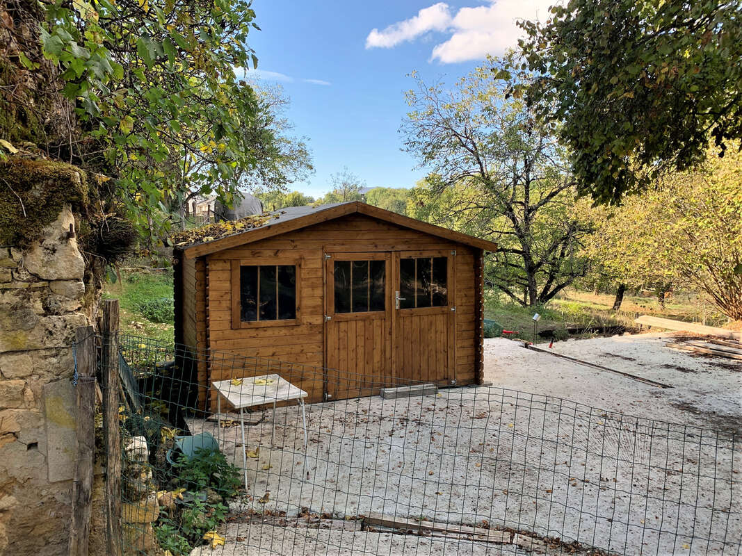 Maison à TERRASSON-LAVILLEDIEU