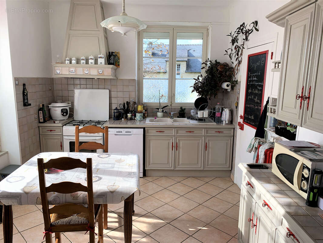 Maison à TERRASSON-LAVILLEDIEU