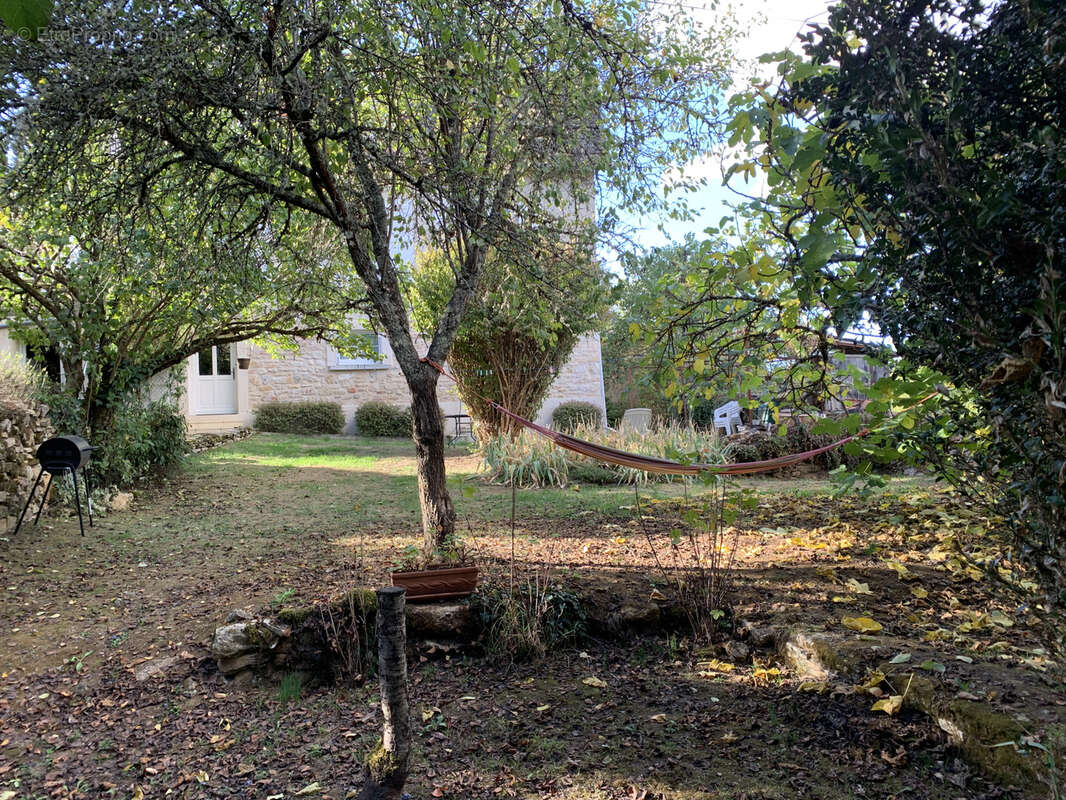 Maison à TERRASSON-LAVILLEDIEU