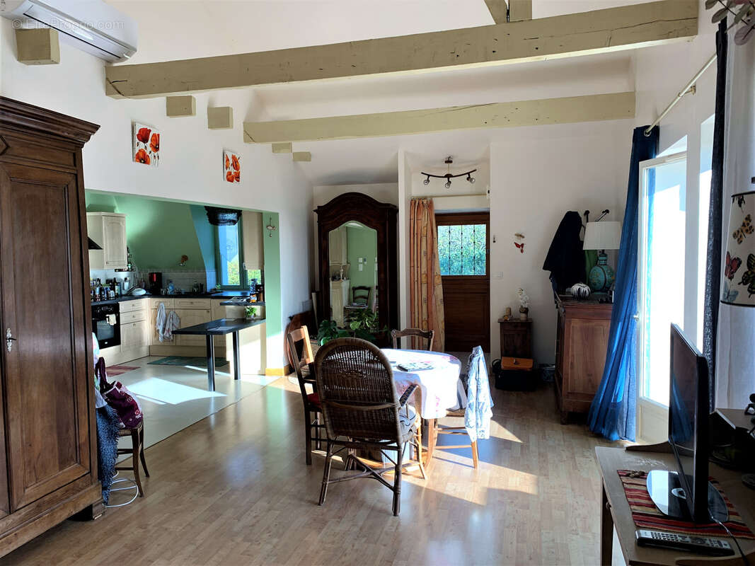 Maison à TERRASSON-LAVILLEDIEU