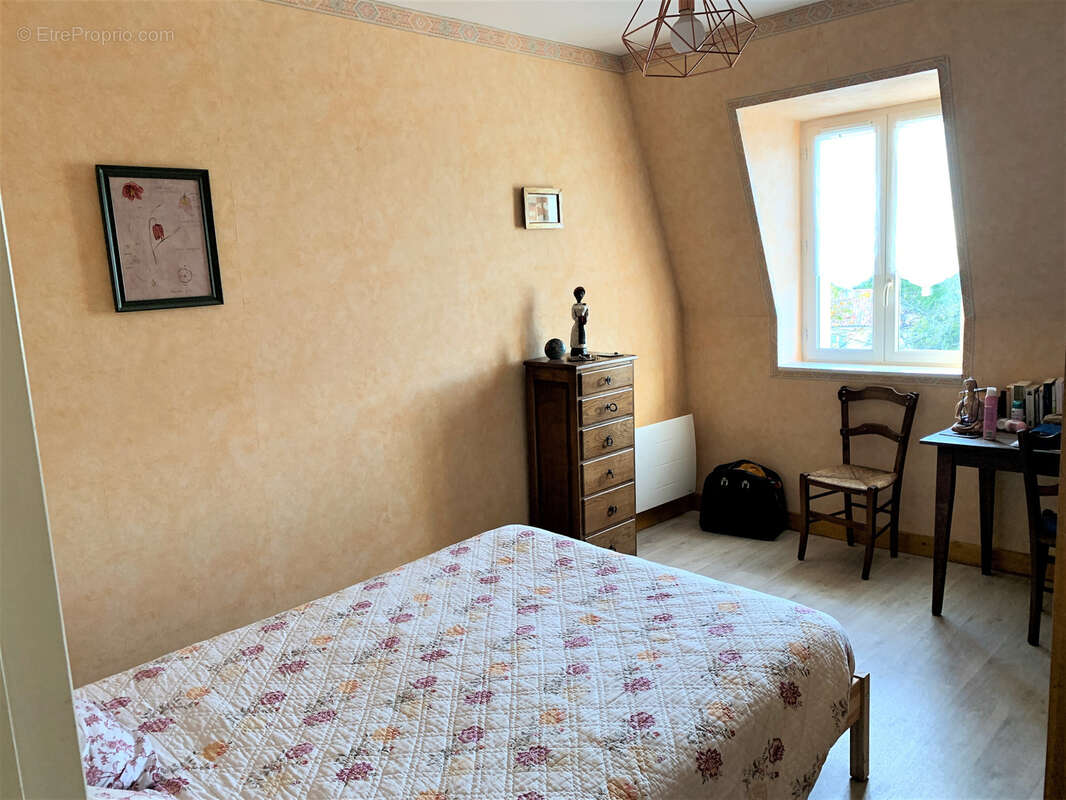 Maison à TERRASSON-LAVILLEDIEU