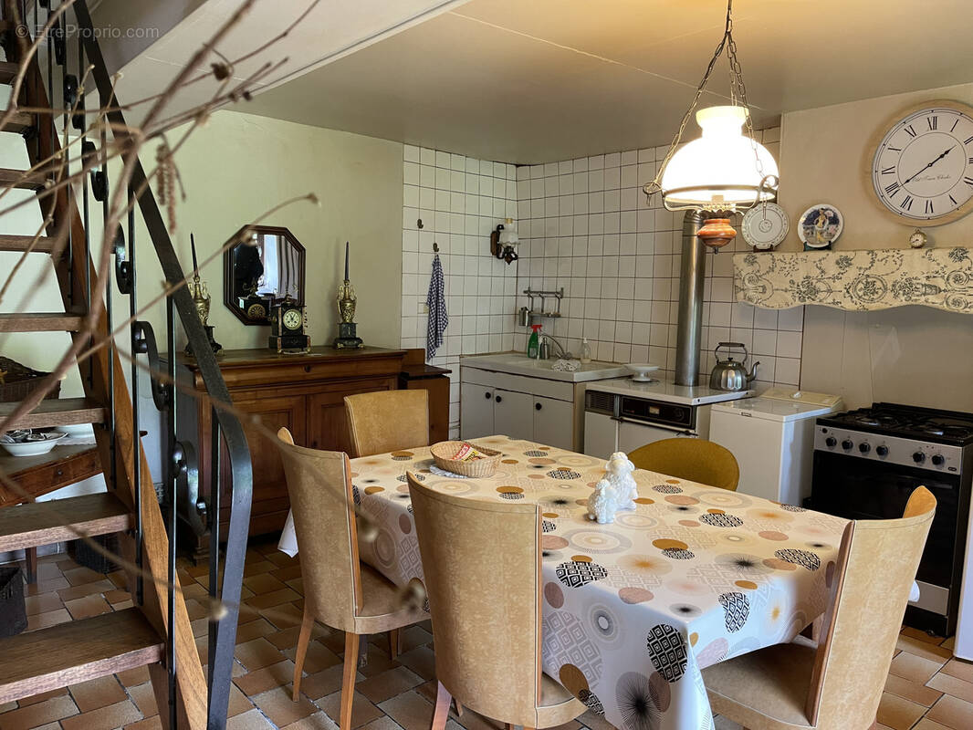 Maison à MEZIERES-SUR-ISSOIRE